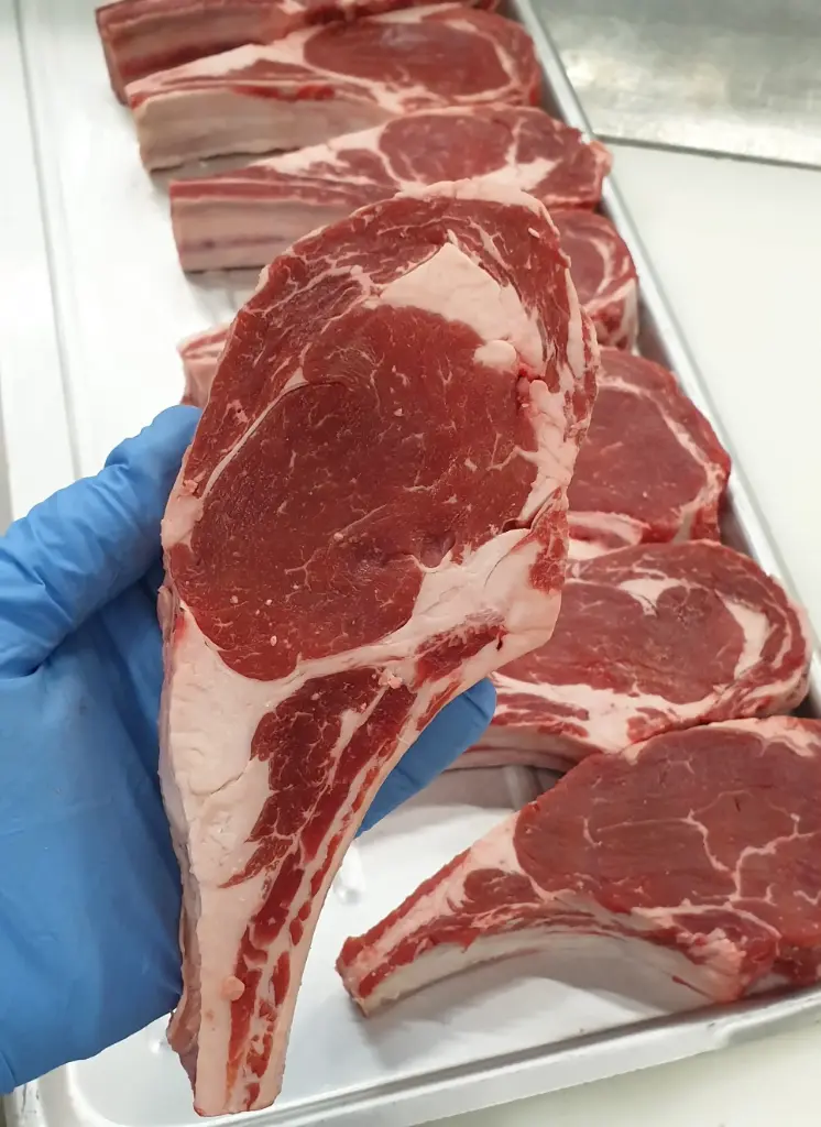 RIB STEAKS